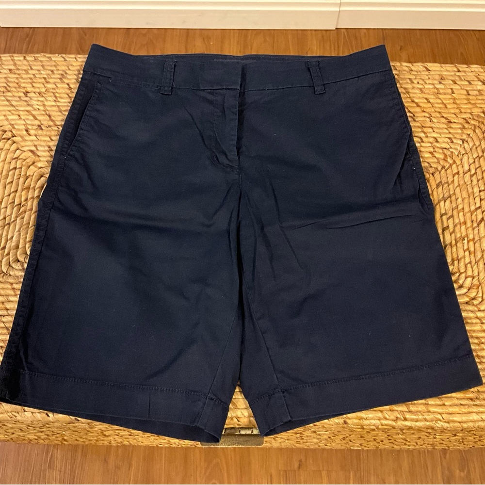 EUC J.Crew Navy Blue Bermuda Chinos in Size 6